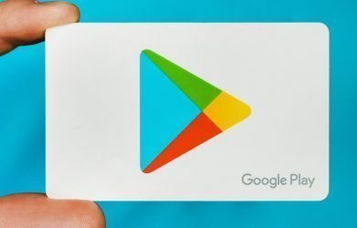 How to remove credit card from google play